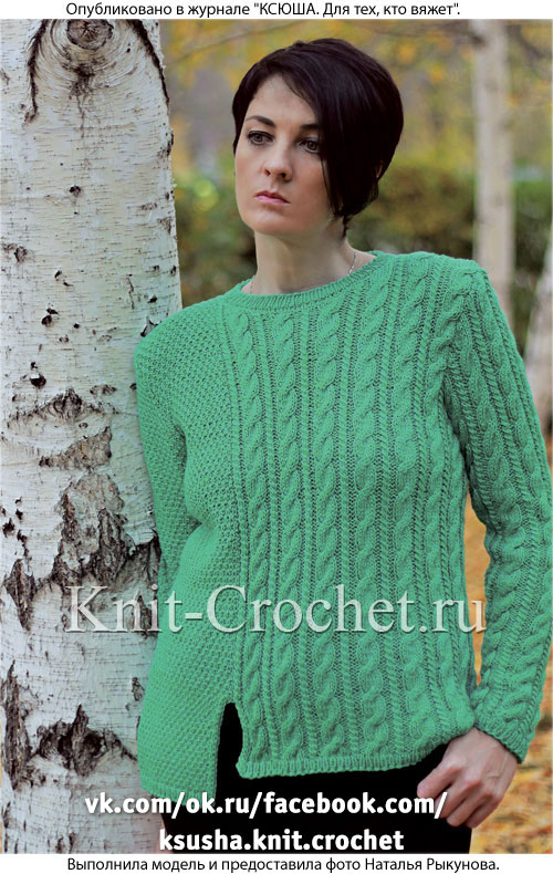 Женский пуловер с асимметричным краем размера 44-46, связанный на спицах.