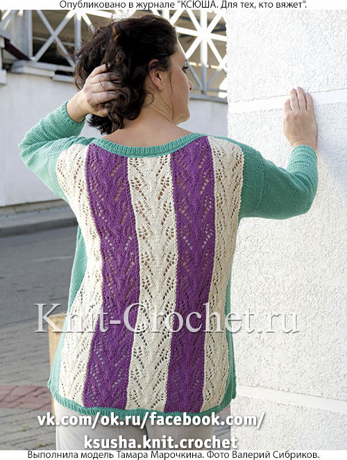 Женский пуловер с вертикальными полосами размера 50-52, связанный на спицах.