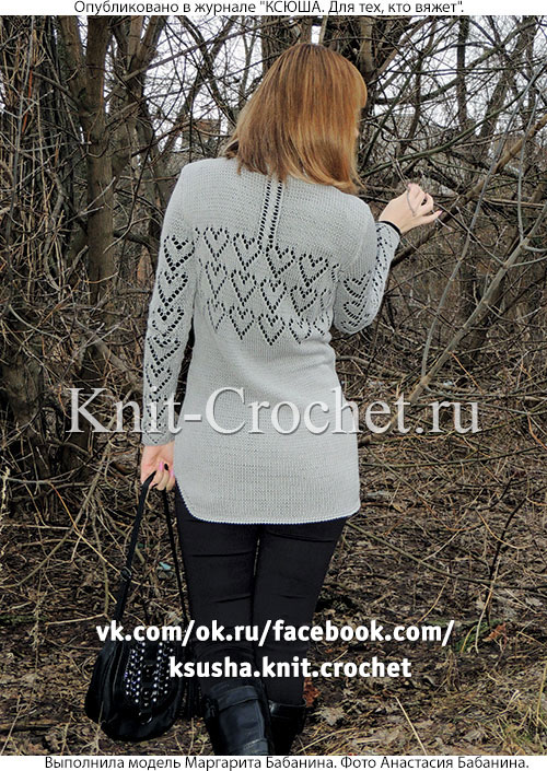 Женский пуловер с узором «сердечки» размера 44-46, связанный на спицах.